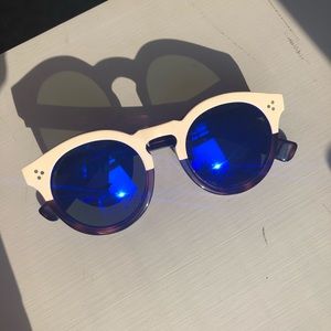 Reflective Two-Tone Illesteva Sunglasses